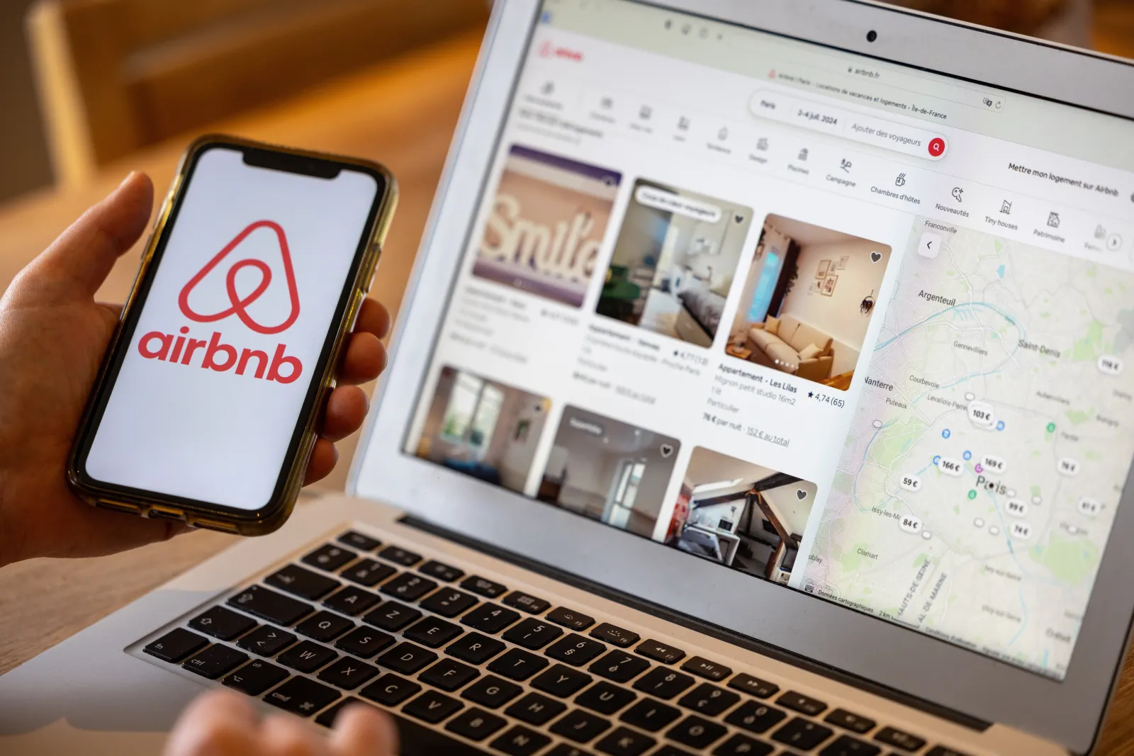 Airbnb Hosts React angrily to New Rules as Platform Falters