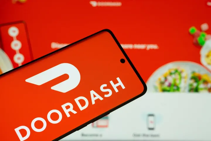 DoorDash Negotiates $17 Billion Purchase of Instacart, Sources Say
