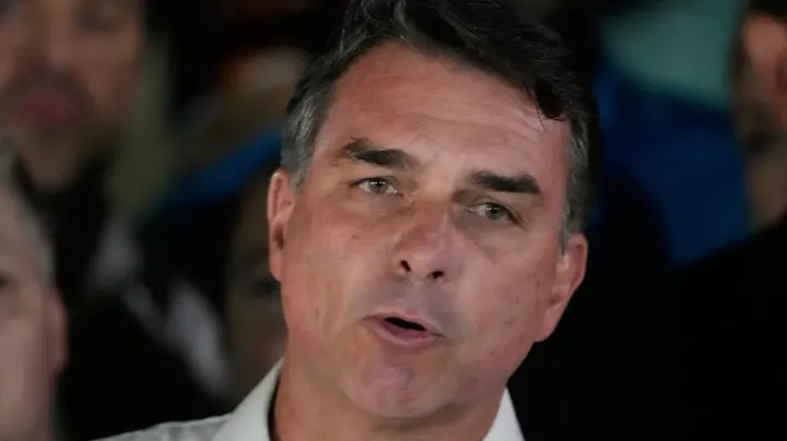 Flávio Bolsonaro Leaves Brazil for United States After Election Defeat