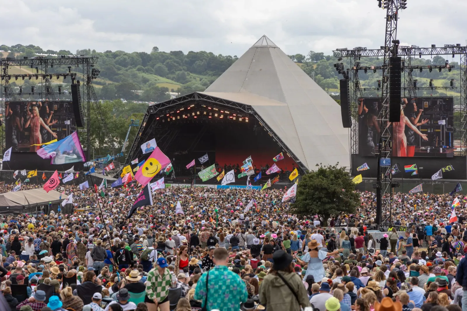 U2 Spotting Fuels Rumors of Surprise Glastonbury 2027 Headliner