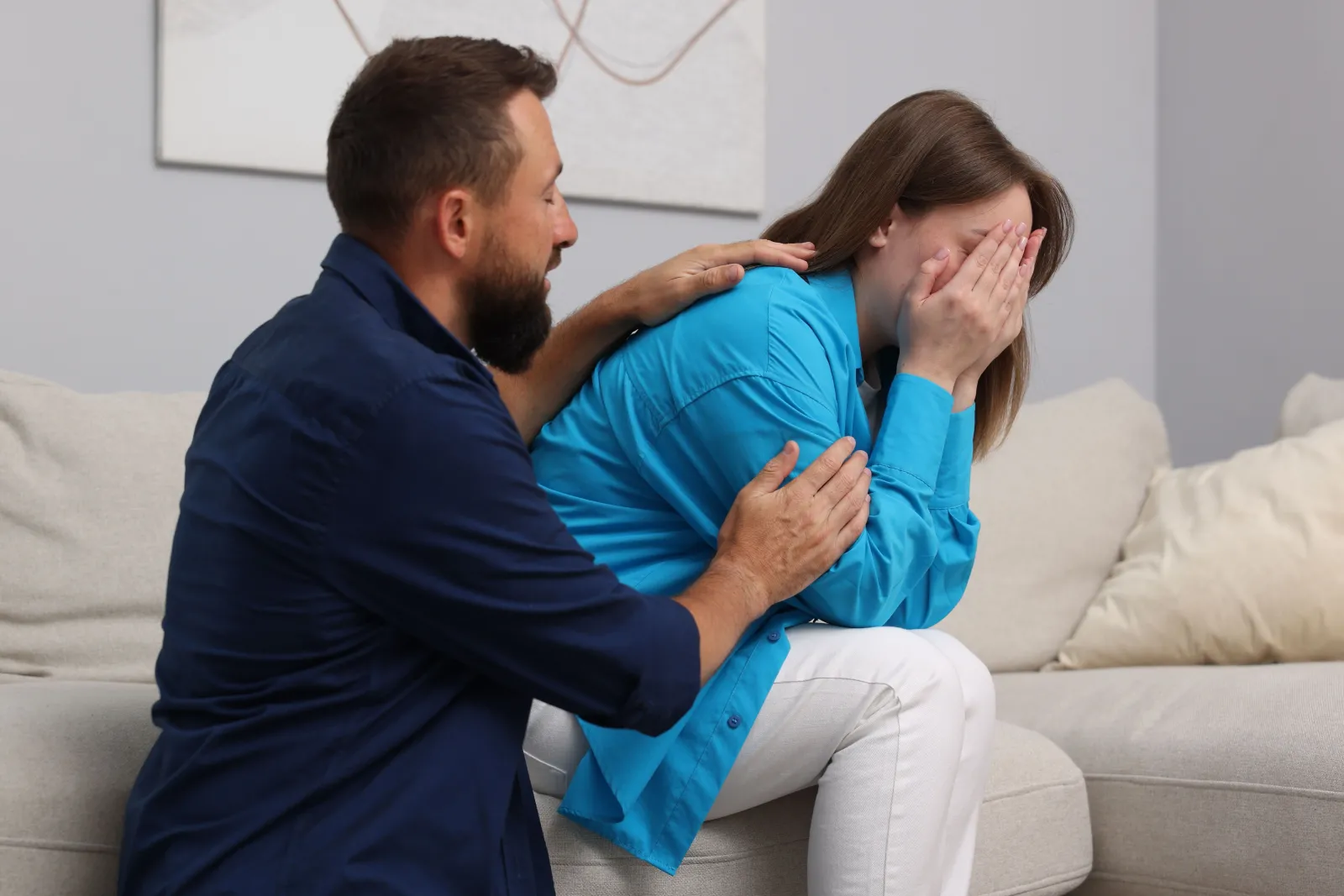 Fiancee's Infidelity Leaves Groom Facing Breakup and Financial Crisis