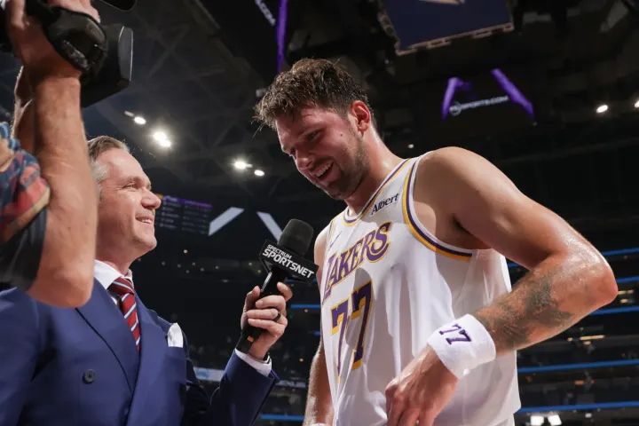 Luka Doncic Scores 52 as Lakers Rally Past Jazz, Defense Highlighted