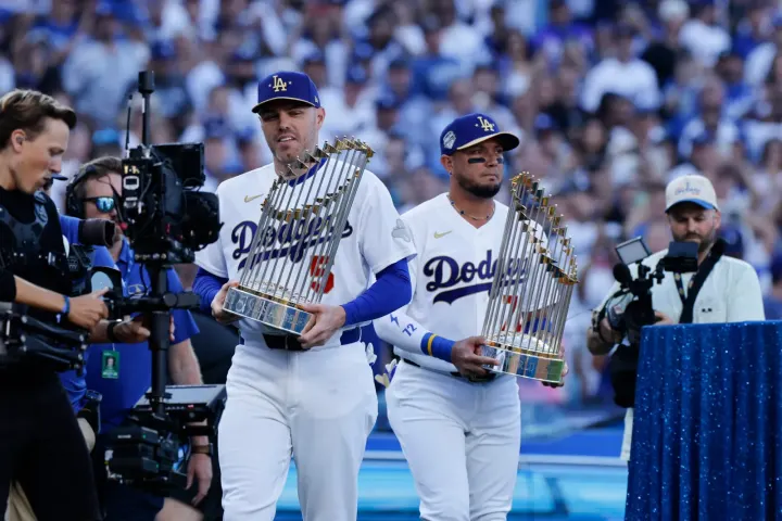 Miguel Rojas Names Four Dodgers Friends After Final Season