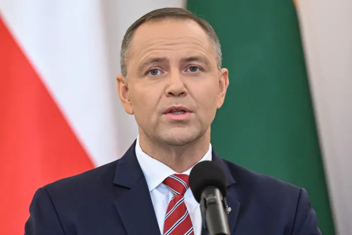 Karol Nawrocki Cuts Senegal Trip Short Amid Polish Judiciary Battle