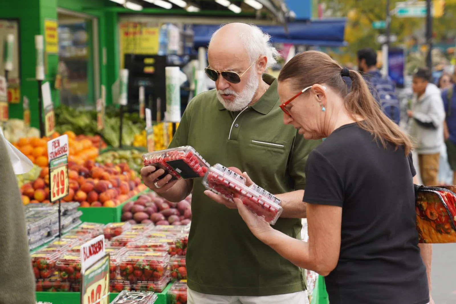Abdul El-Sayed Ad Blames US Aid to Israel for Grocery Price Rise