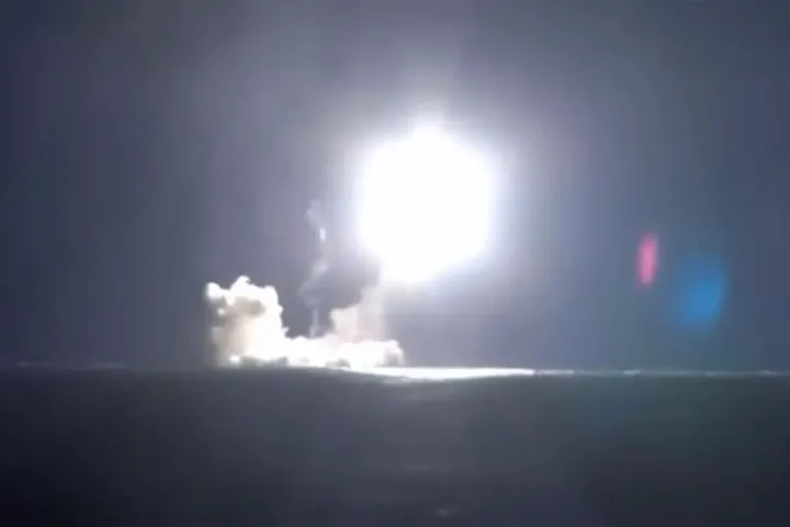 Russia Test Fires Bulava Missile From Submarine in Arctic Drill