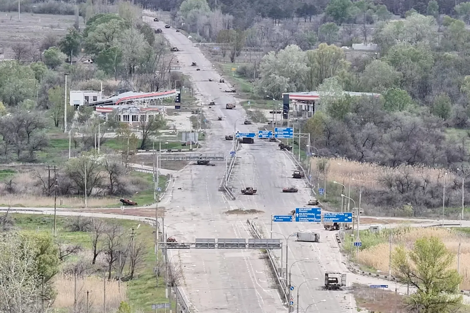 Russia and Ukraine Initiate Oleshky Ceasefire While Strikes Persist Elsewhere