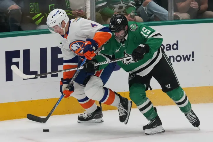 DeBoer Says Three Goals Per Game Pose Two Problems for Islanders