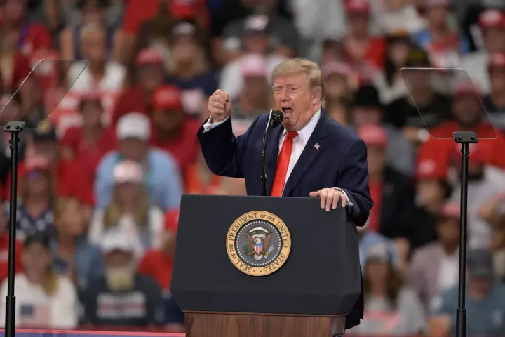 Trump Attacks Robert De Niro And Discusses Hollywood Tax Credits