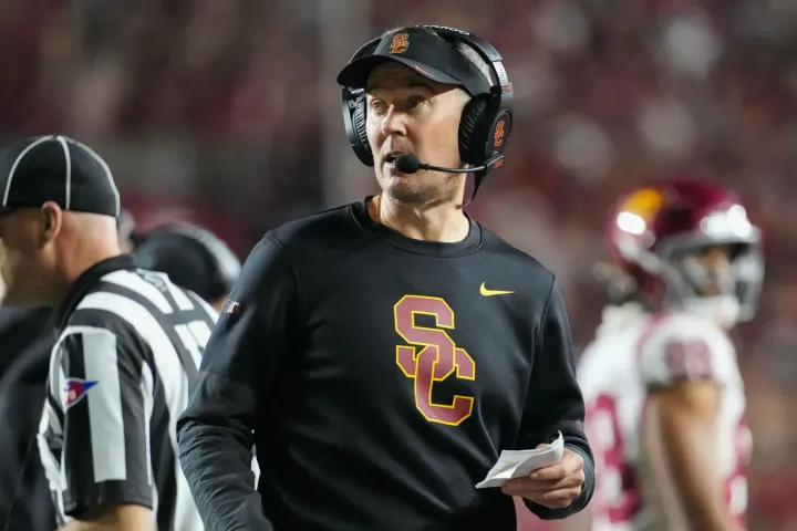 Lincoln Riley Faces Growing Criticism After USC Drops Out of AP Rankings