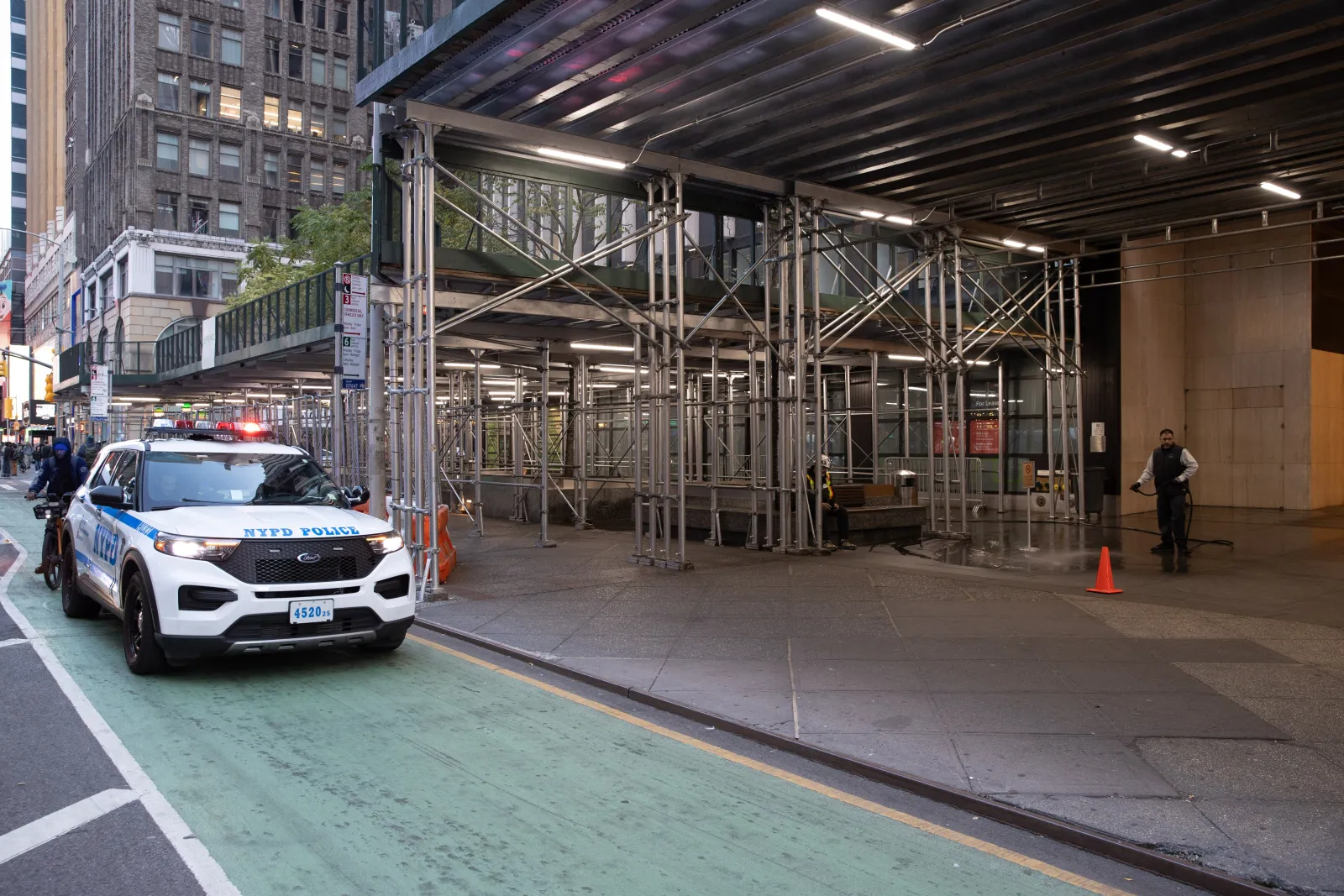 Midtown Woman Targeted in Early Morning Laptop Theft